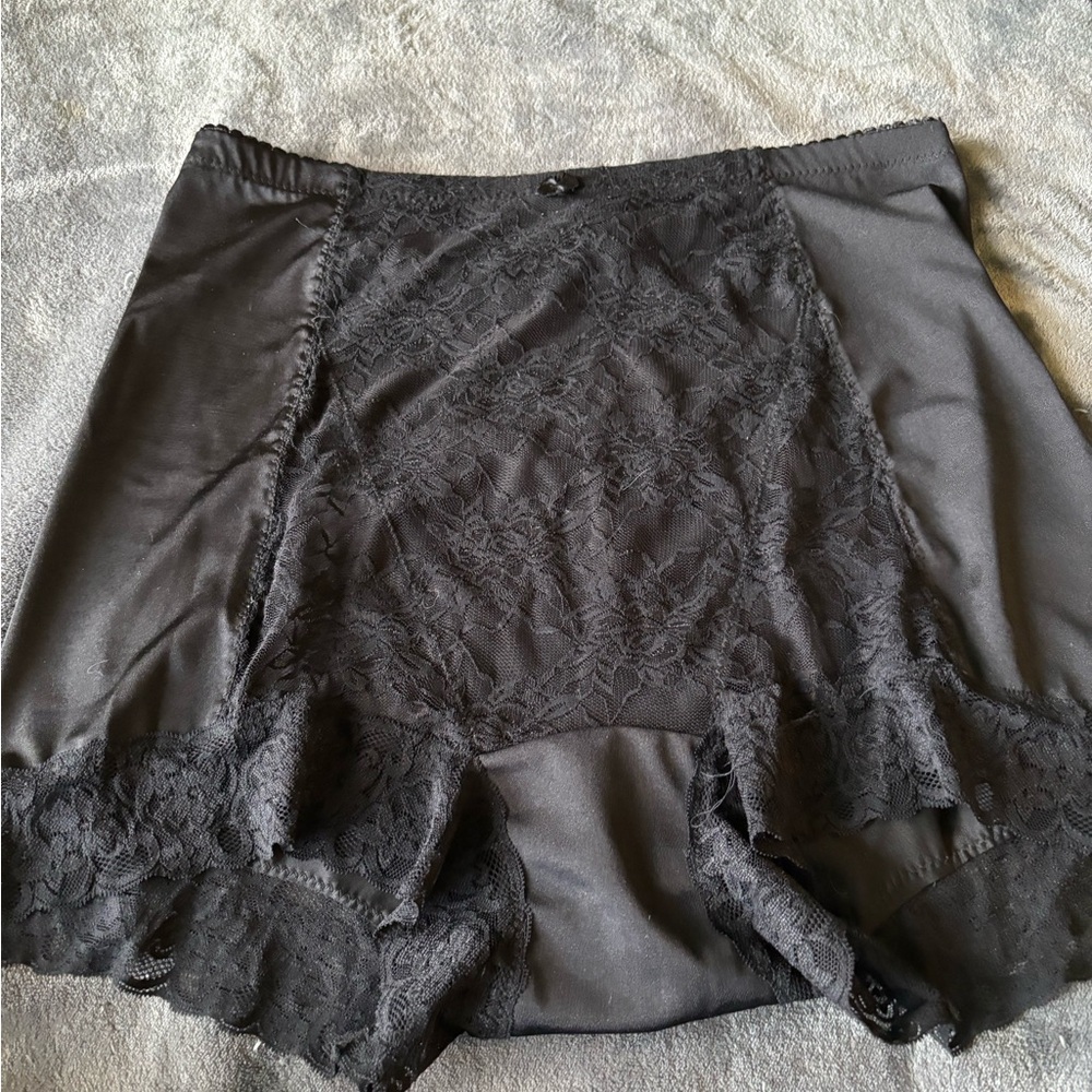 Rhonda Shear Black Lacy Pin-up Shapewear Size 2X.  New!